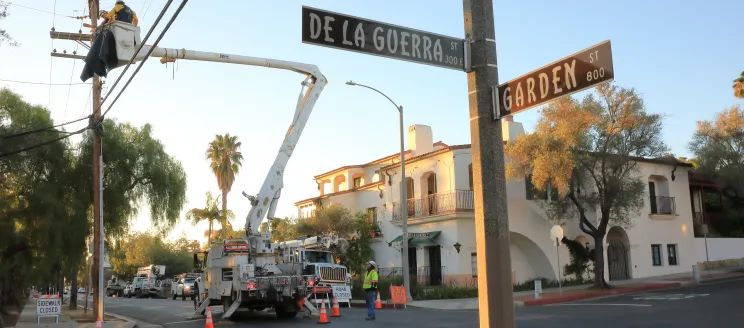 SCE Working on electrical pole Road Closed